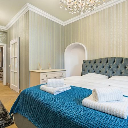 Krone Apartment Braşov Extérieur photo
