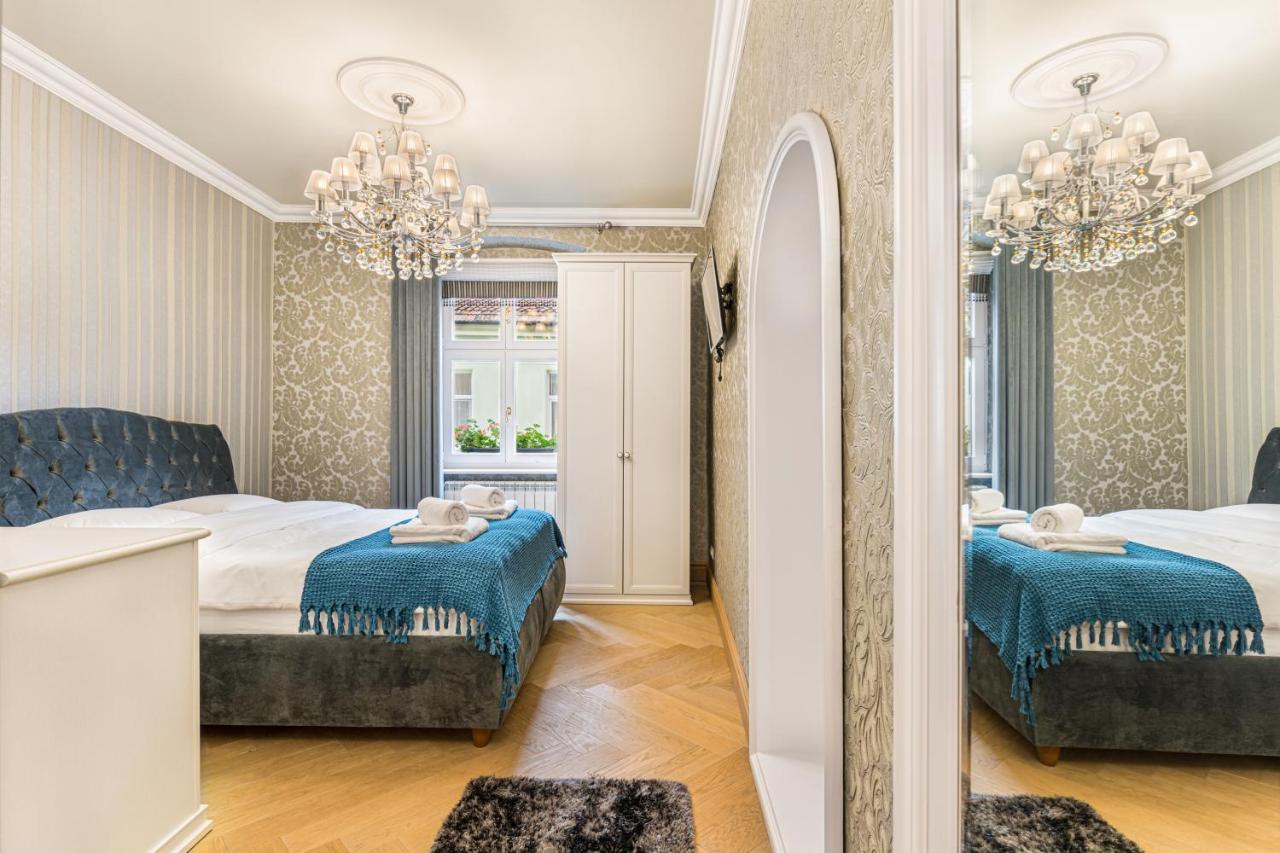 Krone Apartment Braşov Extérieur photo