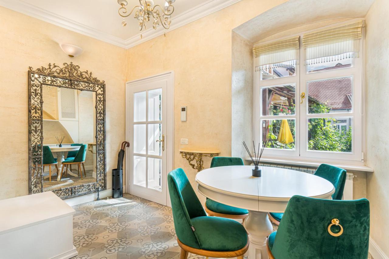 Krone Apartment Braşov Extérieur photo