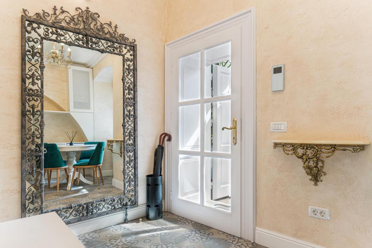 Krone Apartment Braşov Extérieur photo