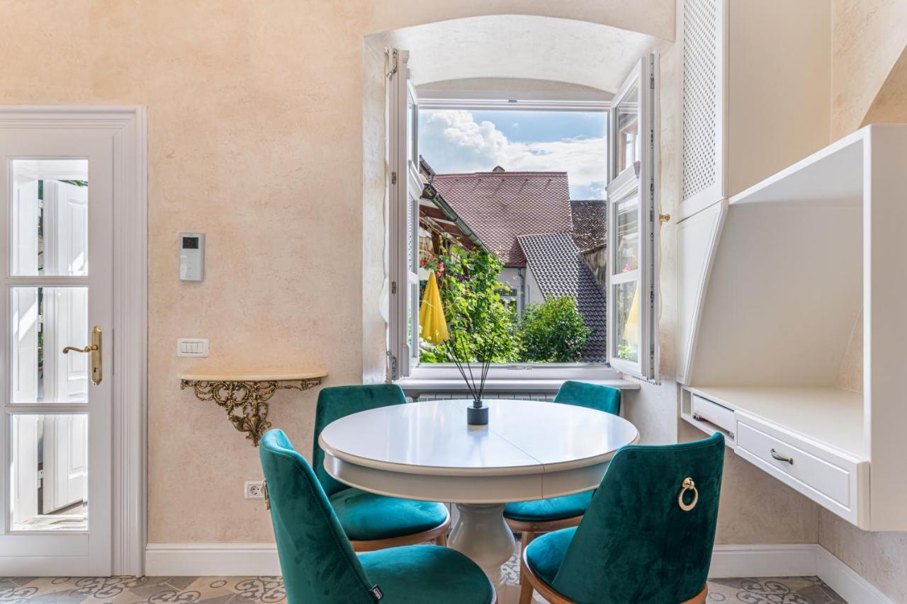 Krone Apartment Braşov Extérieur photo